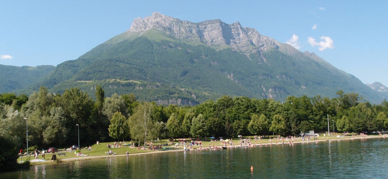 camping Savoie Arclusaz dans les Bauges avec le Lac de Carouge