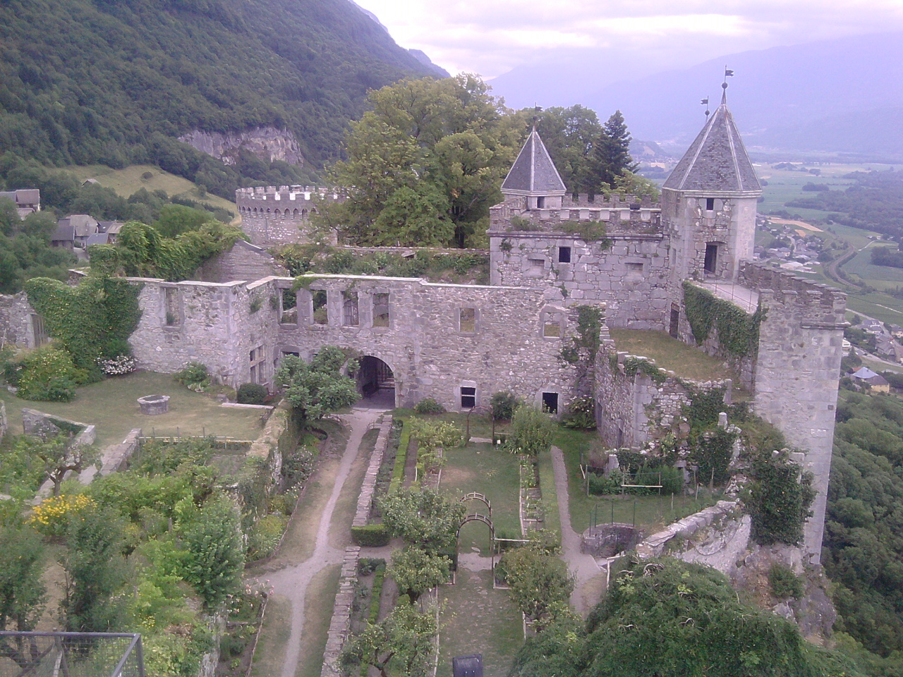Chateau de Miolans à Saint Pierre d'Albigny