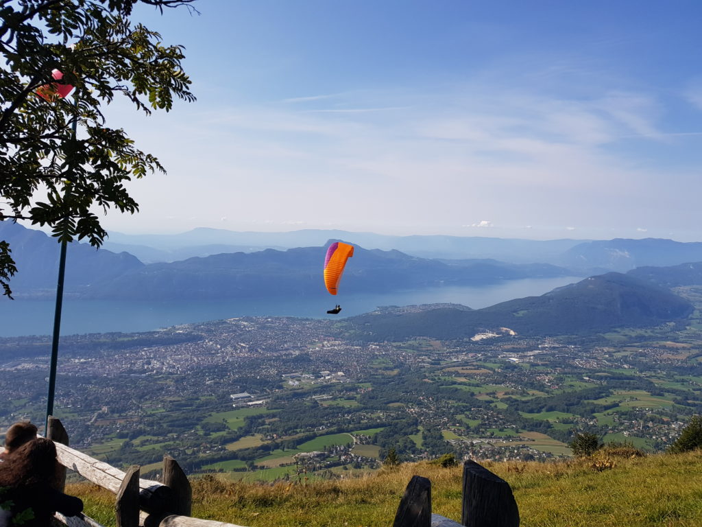 Vue Parapente sur le Lac du Bourget depuis le Grand Revard