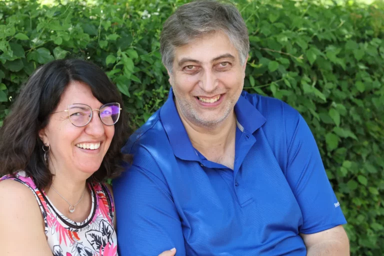 Yohann et Virginie, gérants du Camping du Lac de Carouge
